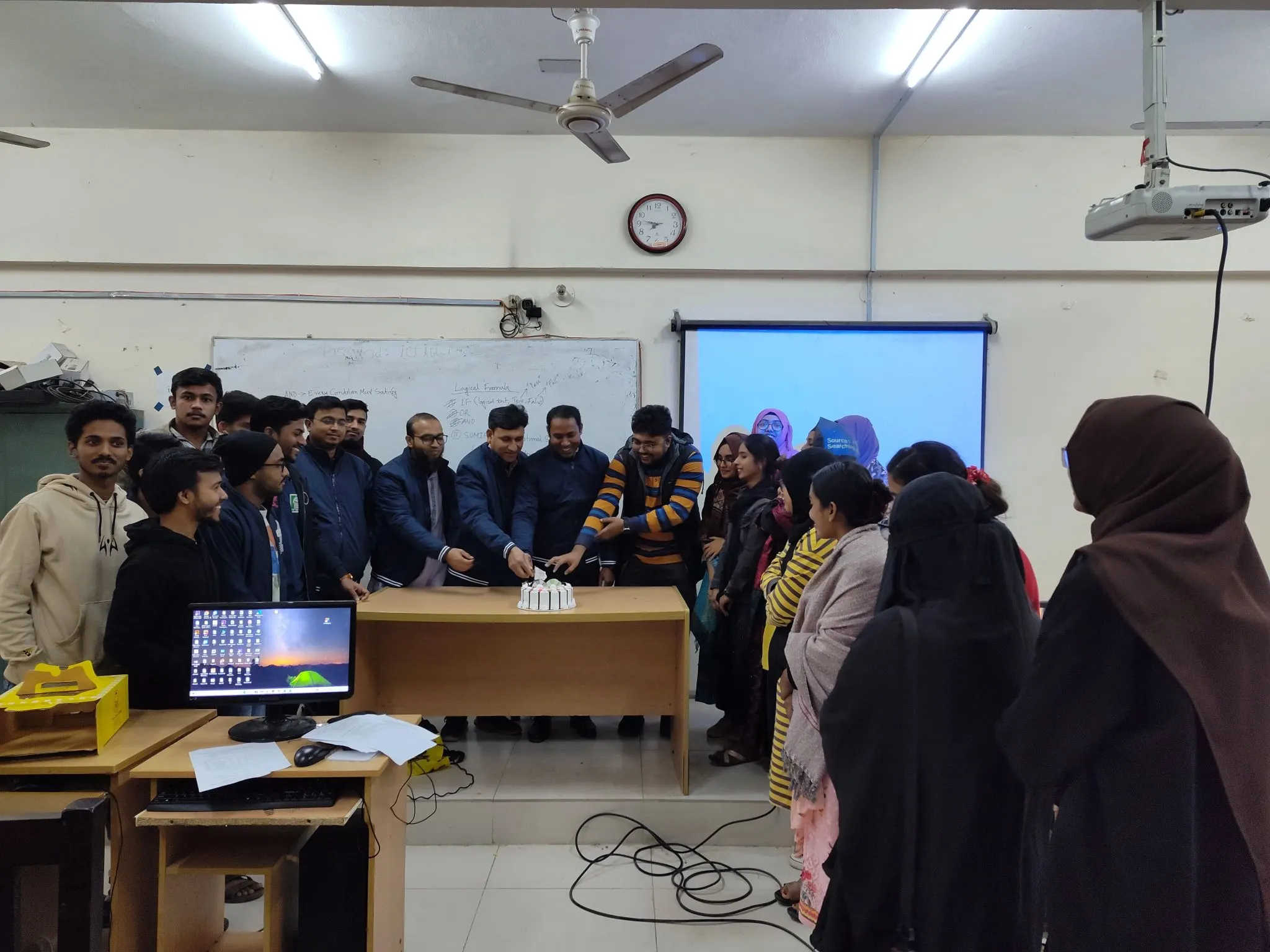 Batch 103: Human Resource Management students training session photo